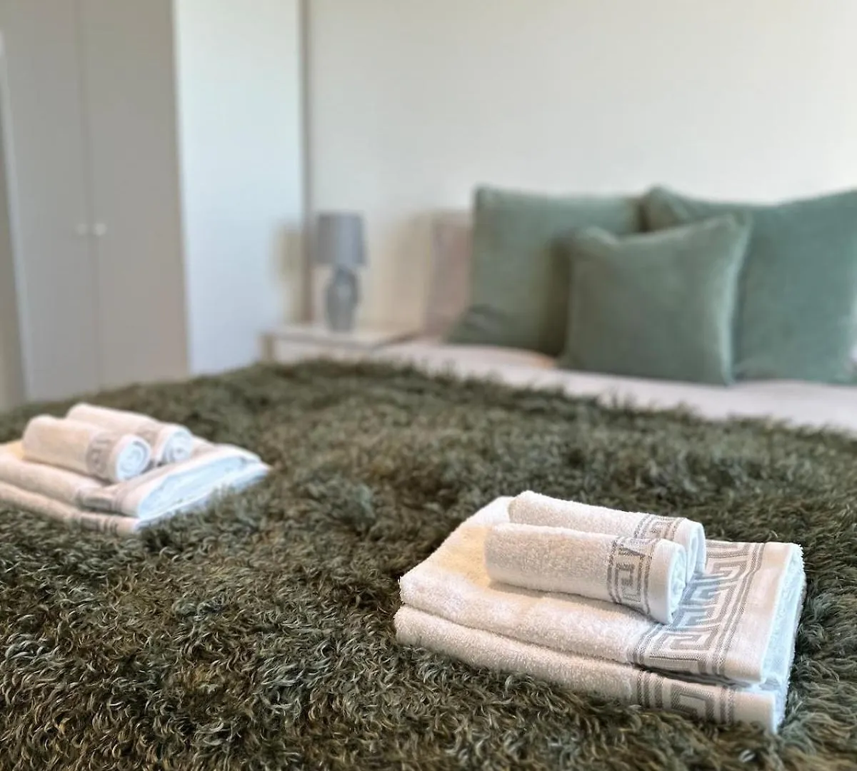 Beautiful 1 Bd Top Floor Terraced Apartment Barking  United Kingdom