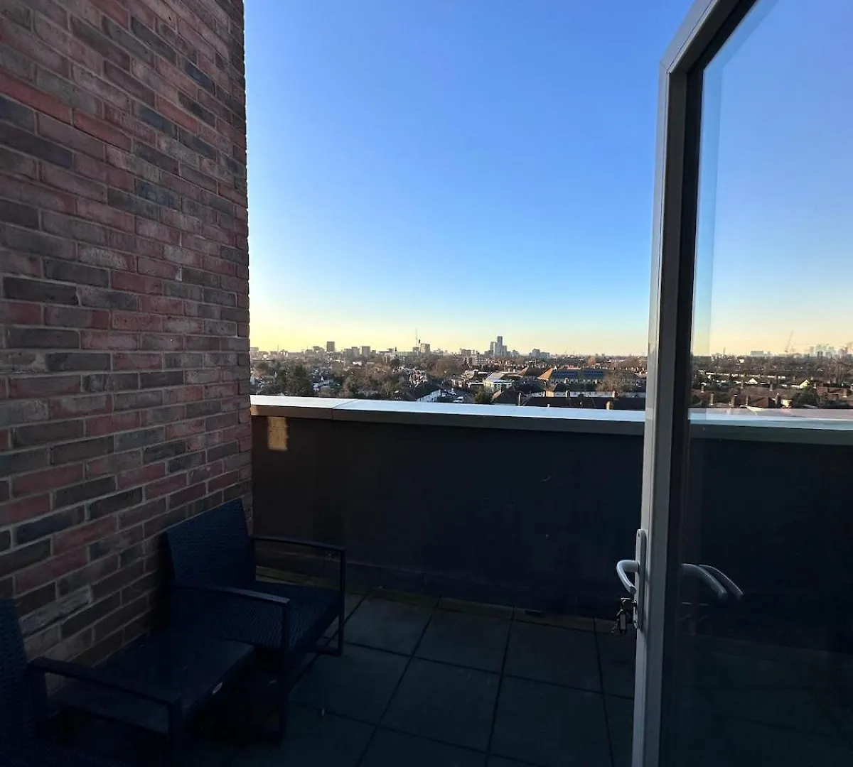 Beautiful 1 Bd Top Floor Terraced Apartment Barking  United Kingdom