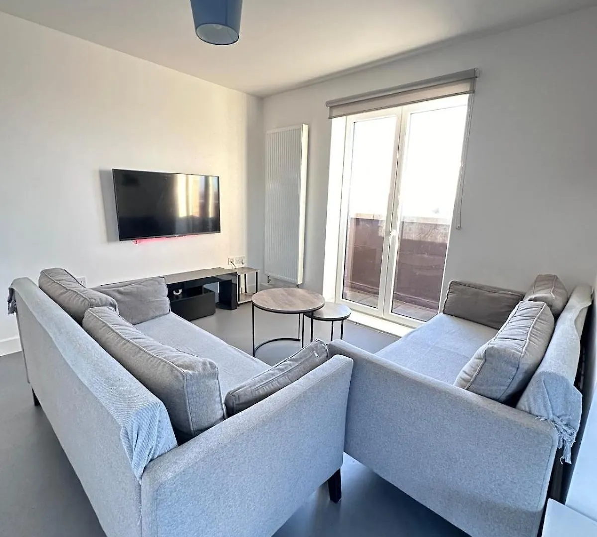 Beautiful 1 Bd Top Floor Terraced Apartment Barking   Barking (Greater London)
