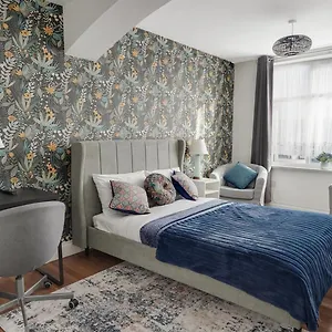 Place To In Longbridge Homestay